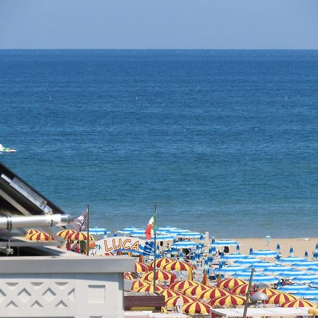 Hotel Gemini Ρίμινι Εξωτερικό φωτογραφία