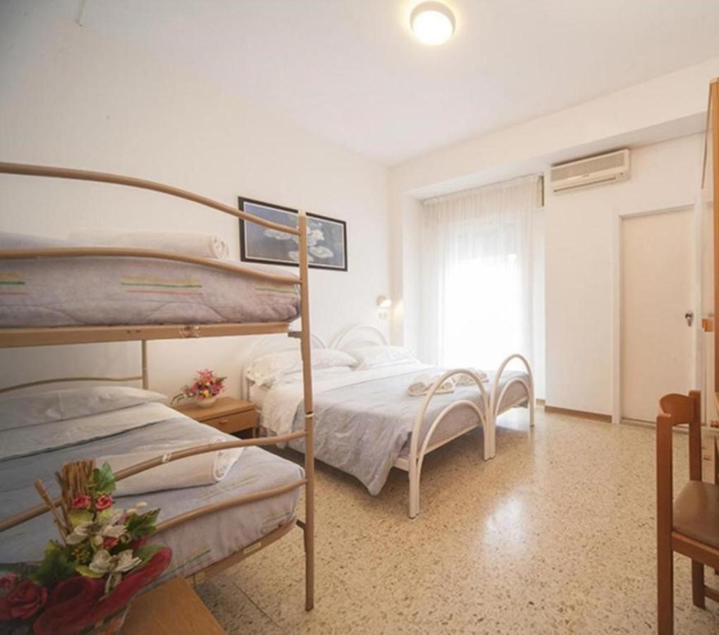 Hotel Gemini Ρίμινι Εξωτερικό φωτογραφία