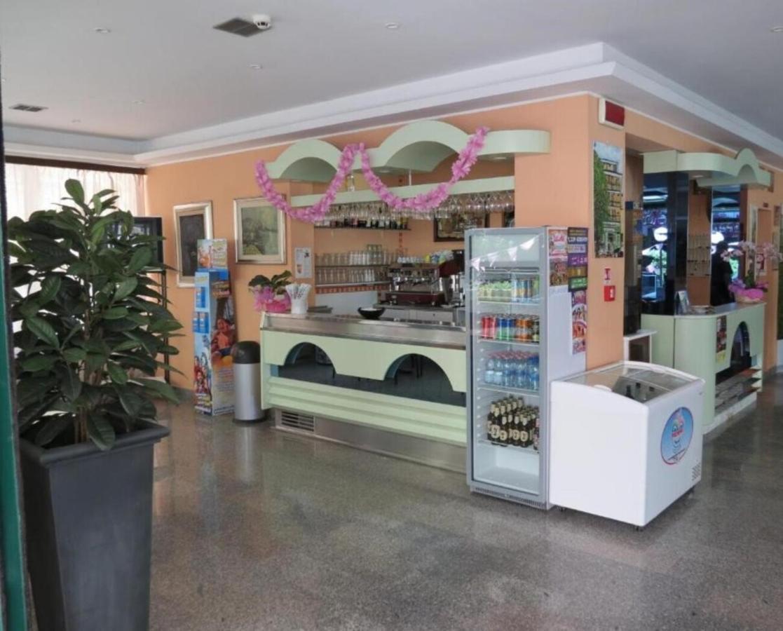 Hotel Gemini Ρίμινι Εξωτερικό φωτογραφία