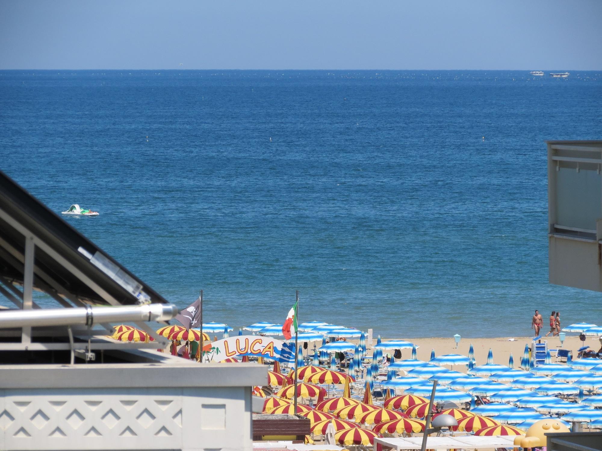 Hotel Gemini Ρίμινι Εξωτερικό φωτογραφία