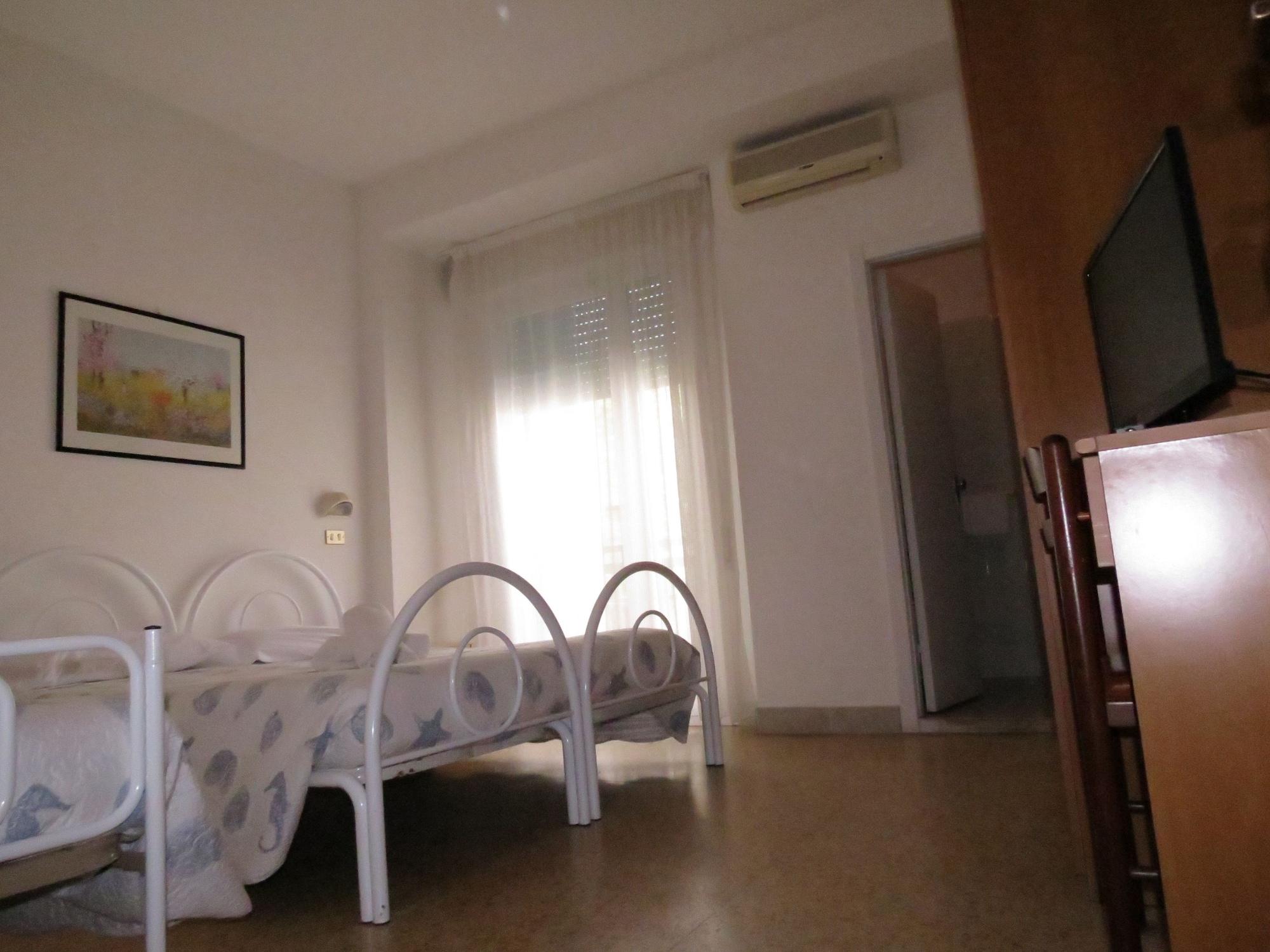 Hotel Gemini Ρίμινι Εξωτερικό φωτογραφία