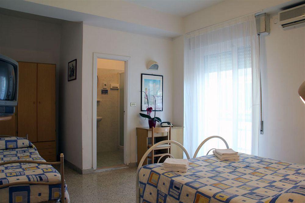 Hotel Gemini Ρίμινι Εξωτερικό φωτογραφία